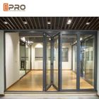 La polvere ha ricoperto le porte pieganti di alluminio per le costruzioni commerciali ha personalizzato la piegatura automatica di sicurezza della porta di piegatura di dimensione per fare