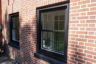 Telaio lustrato il triplo di alluminio ricoprente della durevolezza e della sicurezza di Sash Windows della polvere bianca il forte ha appeso le finestre